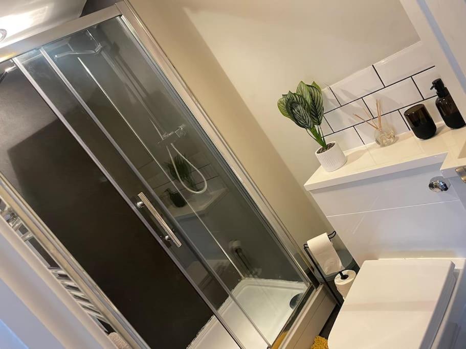 Maple House - 2 Bedroom House With Free Parking In Town By Shortstays4U King's Lynn Exterior foto